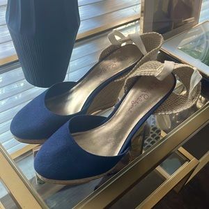 Lilly Pulitzer wedge tie up sandals